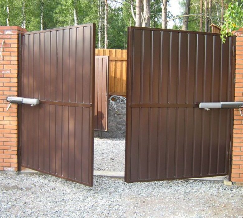 Автоматические ворота и навесы в Пушкино: как выбрать идеальную конструкцию «под ключ» для вашего дома