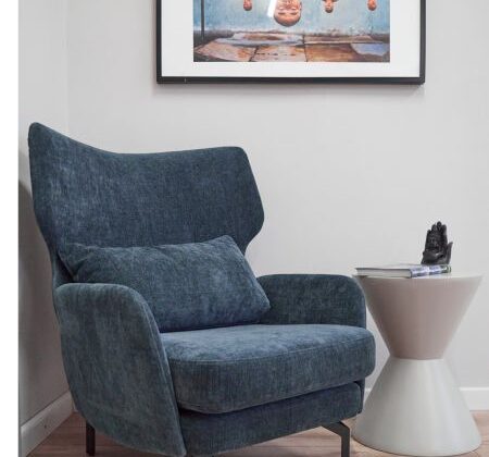 Как выбрать идеальное кресло для дома: гид по стилям, материалам и комфорту